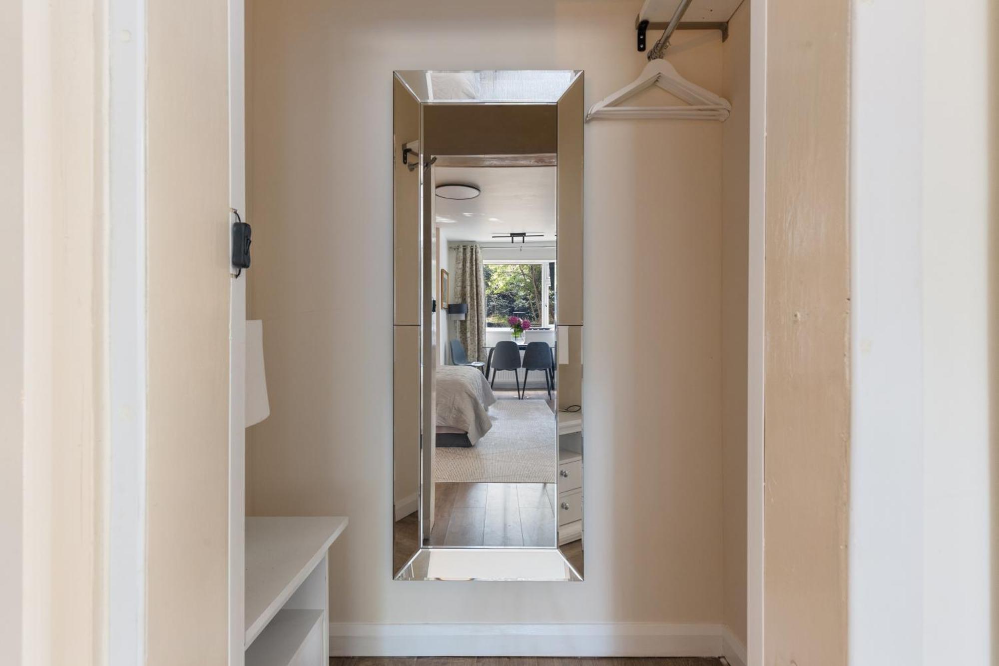 King Studio Apartment With Garden And Parking 伊灵 外观 照片
