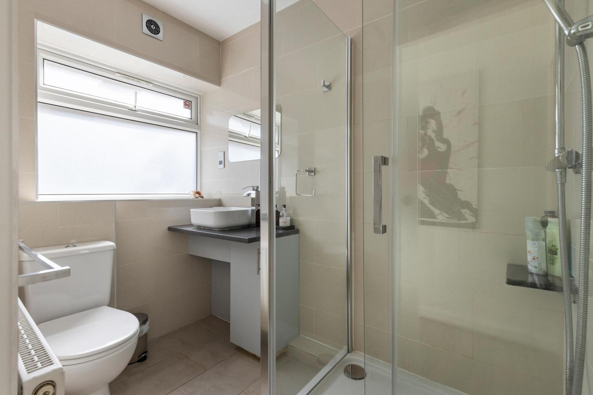 King Studio Apartment With Garden And Parking 伊灵 外观 照片